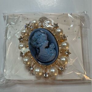 New Mint Cameo fashion brooch